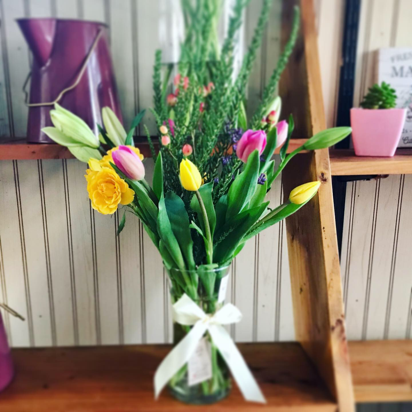 Tulipanes en Florero